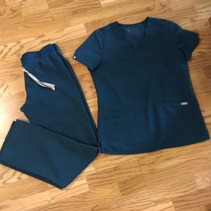 FIGS XS Caribbean Blue scrub set